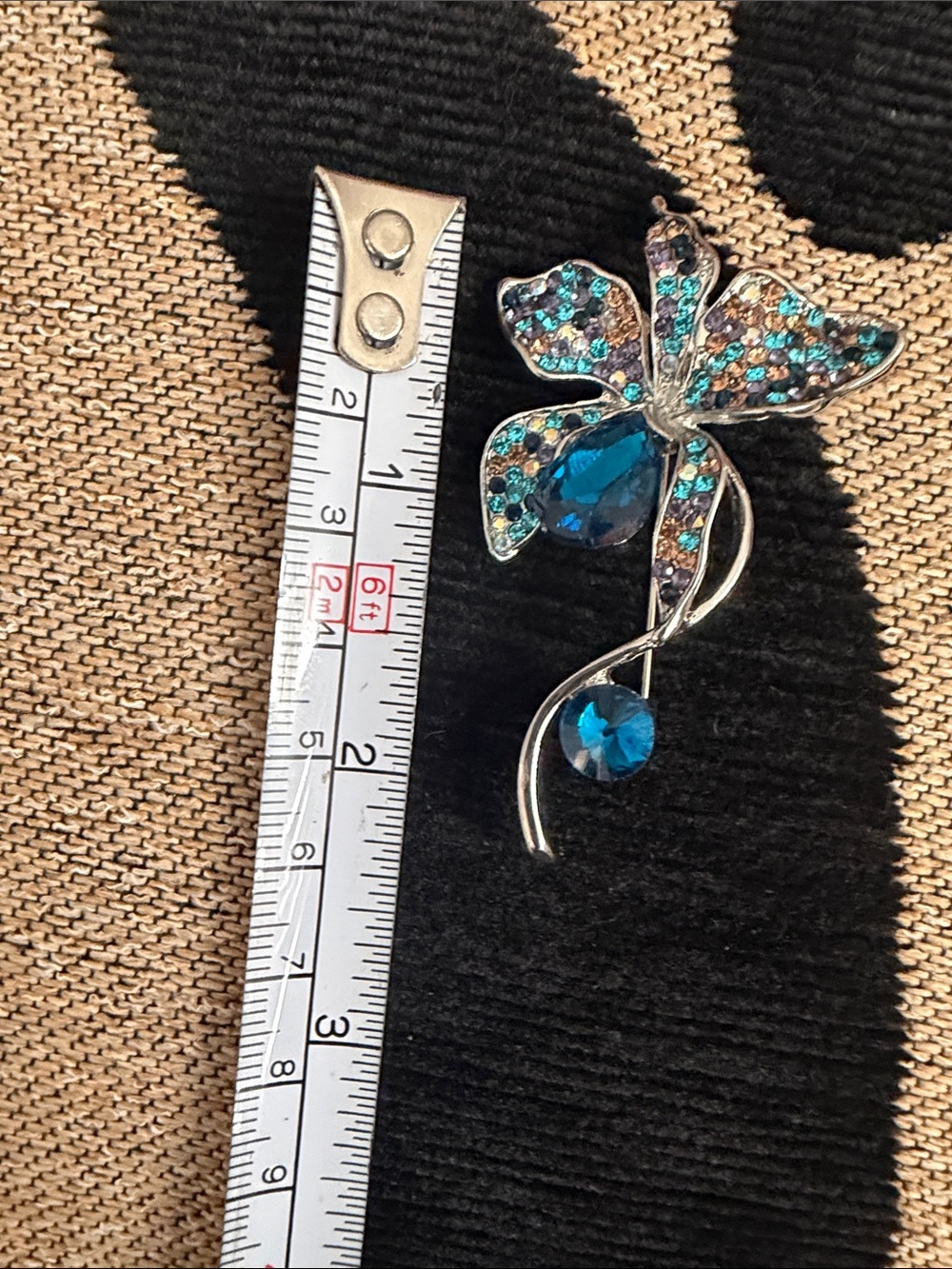 Blue Crystal Flower Brooch Pin - Women Jewelry Vintage Inspired Silvertone New - Picture 9 of 10